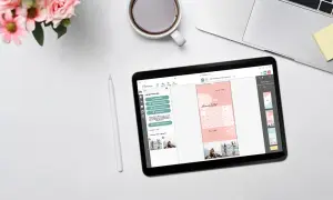 Arbeitsplatz mit Tablet, Gestaltung von Monatskalender als Tischkalender